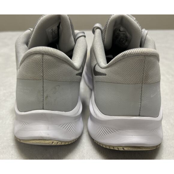 Nike Women’s Running Shoes Size 9 Quest 4 DA1106-100 White Sneakers Comfort - Picture 6 of 9